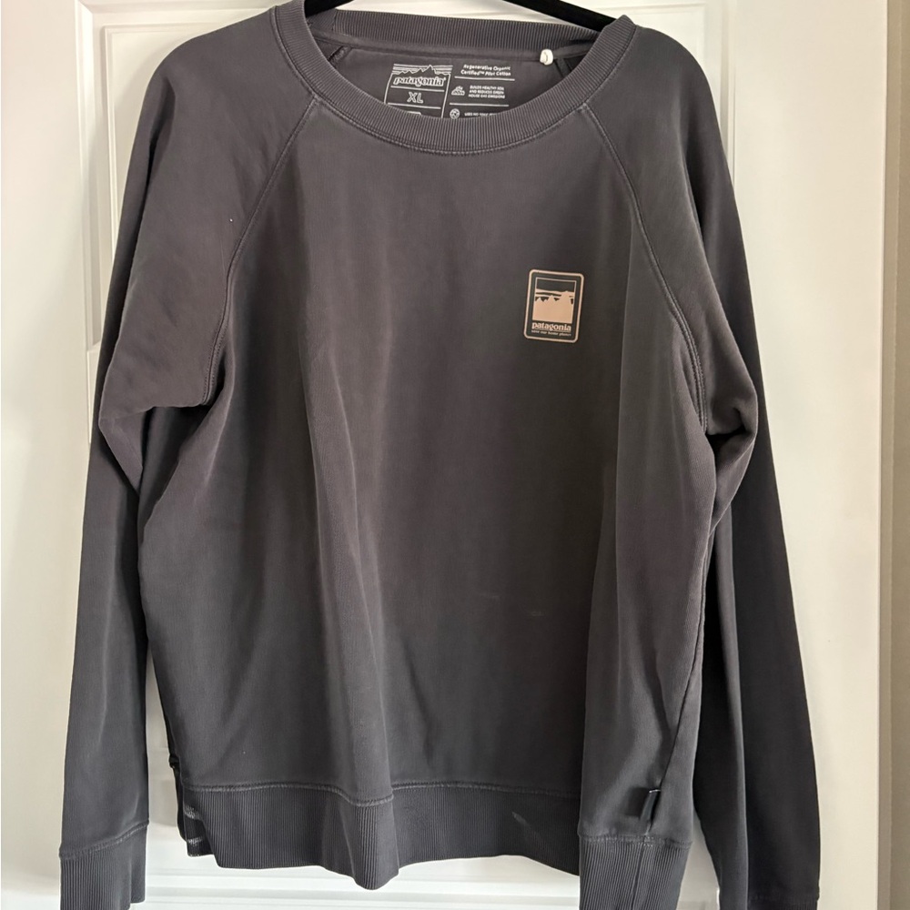 Patagonia Dark Gray Sweatshirt
